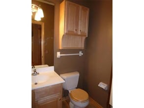9777 Belmont Ln in Eden Prairie, MN - Building Photo - Building Photo
