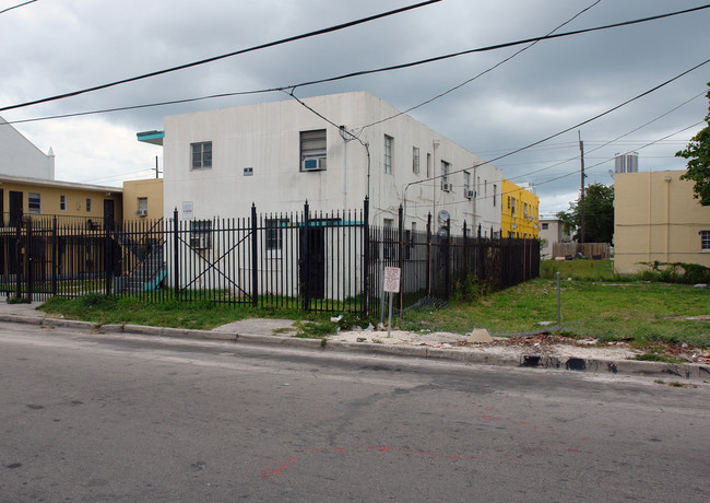 1731 NW 1st Pl in Miami, FL - Building Photo - Building Photo