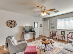 1320 12th Ave SE in Norman, OK - Building Photo - Building Photo