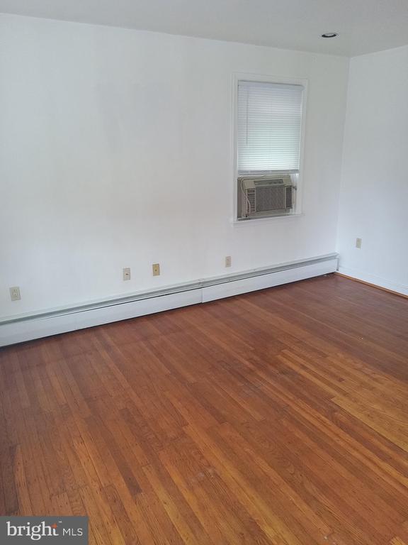 7512 Brentwood Rd in Philadelphia, PA - Building Photo - Building Photo