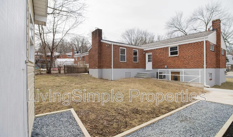 11437 Schuylkill Rd in Rockville, MD - Building Photo