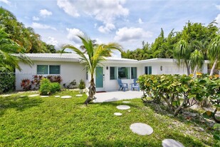 262 Bombay Ave, Unit 1 in Lauderdale-by-the-Sea, FL - Building Photo