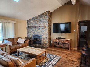 14 Ollalie Ln in Sunriver, OR - Building Photo - Building Photo