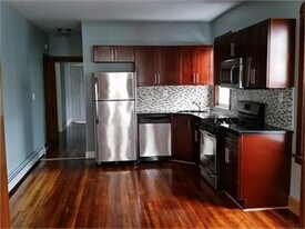 662 State St in Albany, NY - Building Photo