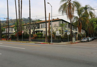 Hollywood Plaza Apartments in Los Angeles, CA - Building Photo - Building Photo