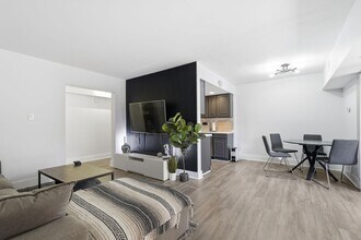 11647 Stoneview Square in Reston, VA - Building Photo - Building Photo