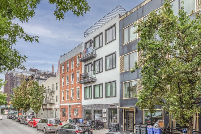 187 Johnson Ave in Brooklyn, NY - Building Photo - Building Photo