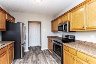 7050 Duncan Walk in Mcdonough, GA - Building Photo - Building Photo