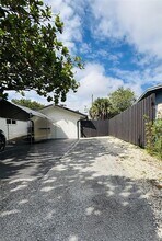 1367 Riverland Rd in Fort Lauderdale, FL - Building Photo - Building Photo