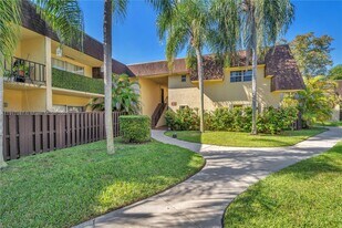 13712 SW 90th Ave in Miami, FL - Building Photo