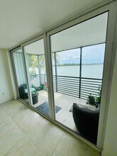 1175 NE Miami Gardens Dr in Miami, FL - Building Photo - Building Photo