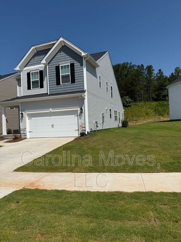11 Limestone Wy in Greenville, SC - Building Photo - Building Photo