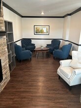 Grove Crossing in Greenwood, IN - Foto de edificio - Building Photo