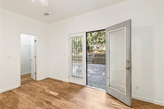 717 Dill Ave SW in Atlanta, GA - Building Photo - Building Photo