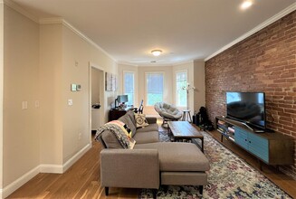 5 Marney St, Unit 2 in Cambridge, MA - Building Photo - Building Photo