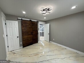 2526 Center St NW in Atlanta, GA - Building Photo - Building Photo