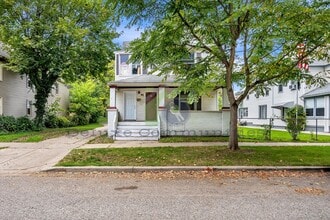 1335 Hamilton Ave NW in Grand Rapids, MI - Building Photo - Building Photo