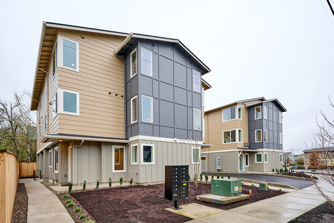 1932 NW Grant Ave, Unit 104 in Corvallis, OR - Building Photo