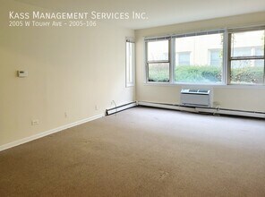 2005 W Touhy Ave in Chicago, IL - Building Photo - Building Photo