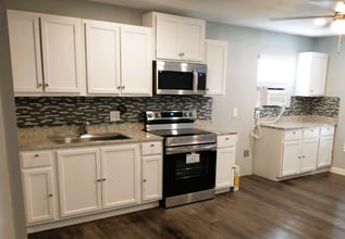 614 Barberry St in San Antonio, TX - Building Photo - Building Photo