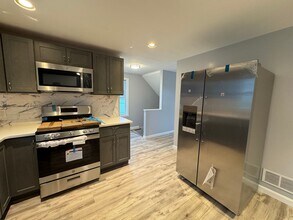 4 Moran Ct in Lawrence, MA - Building Photo - Building Photo