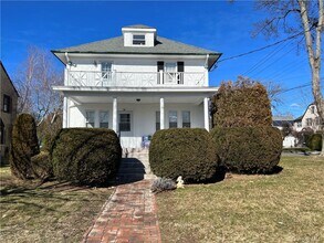 85 Locust Ave in Scarsdale, NY - Building Photo - Building Photo