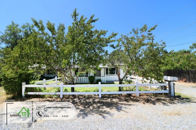 3388 Hickory St in Cottonwood, CA - Building Photo - Building Photo