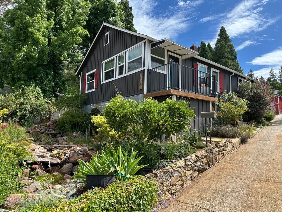 665 S Auburn St in Grass Valley, CA - Building Photo