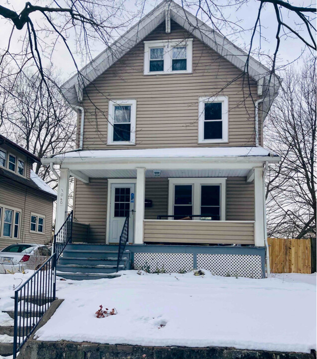 1040 Neptune Ave in Akron, OH - Building Photo