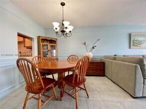 608 NE 2nd St in Dania Beach, FL - Building Photo - Building Photo