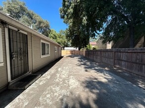 806 W 1st Ave in Chico, CA - Building Photo - Building Photo