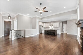 1605 Labrador Dr in Columbia, MO - Foto de edificio - Building Photo