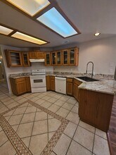 2346 Stillwater Ct in Medford, OR - Building Photo - Building Photo