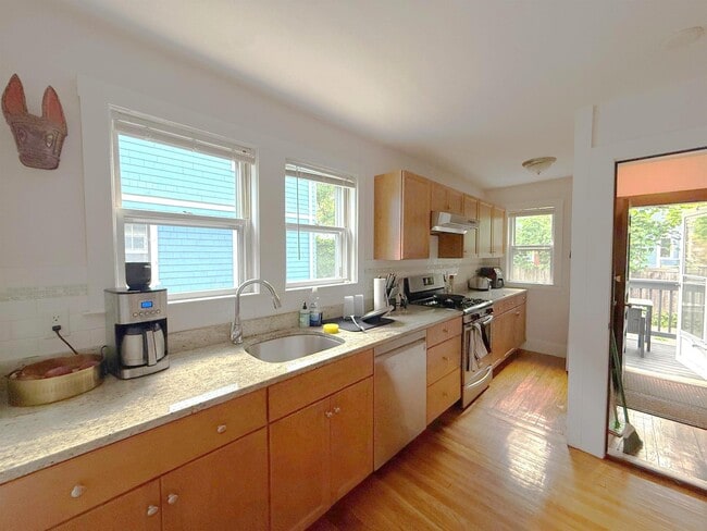 17 Milton St, Unit 1
