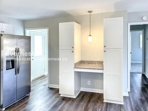 1003 Oleander Dr in Gallatin, TN - Foto de edificio - Building Photo