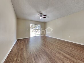 1844 Saga Ct in Middleburg, FL - Foto de edificio - Building Photo