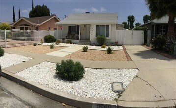 5044 Newcastle Ave in Los Angeles, CA - Building Photo - Building Photo