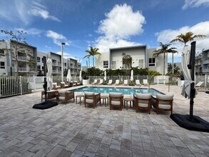 610 NE 2nd St in Dania Beach, FL - Building Photo - Building Photo