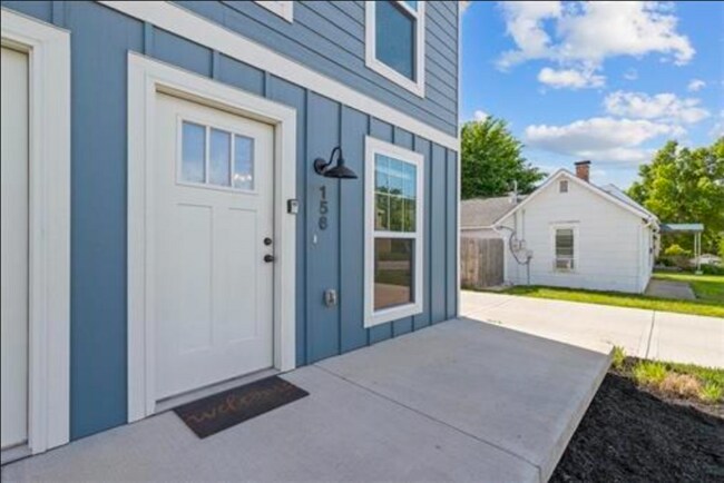 156 SW 8th St in Blue Springs, MO - Building Photo - Building Photo