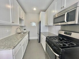 616 Massachusetts Ave, Unit 3 in Boston, MA - Building Photo