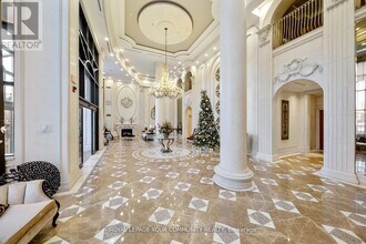 9245 Jane St in Vaughan, ON - Building Photo - Building Photo