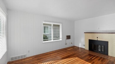 1155 18th St NE in Salem, OR - Foto de edificio - Building Photo