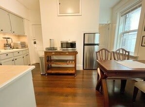 1870 Commonwealth Ave, Unit 8 in Boston, MA - Building Photo - Building Photo