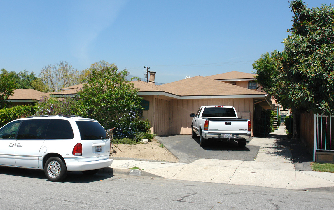 123 W Cypress Ave in Monrovia, CA - Building Photo