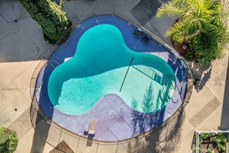 The Huntington at Pasadena in Pasadena, CA - Foto de edificio - Building Photo