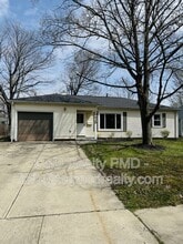 6415 Aylesworth Dr in Parma Heights, OH - Building Photo - Building Photo