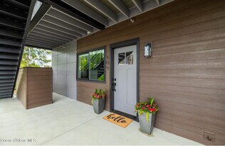 50 Carnelian Ave in Ponderay, ID - Building Photo