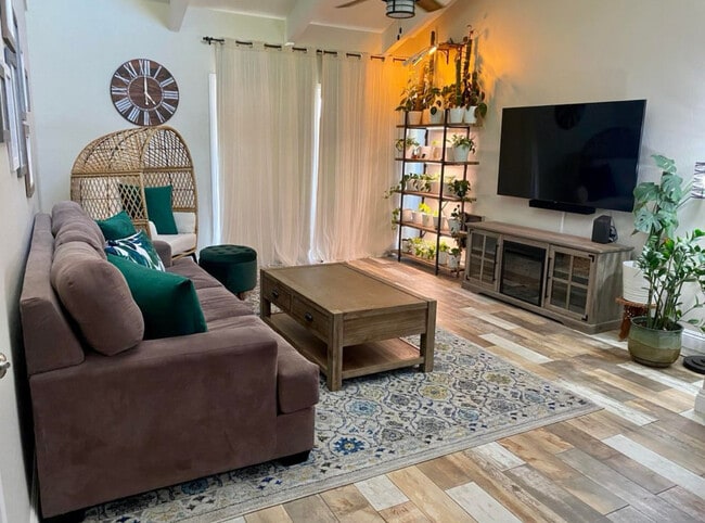 37 Dearborn Pl, Unit 92 in Goleta, CA - Foto de edificio - Building Photo