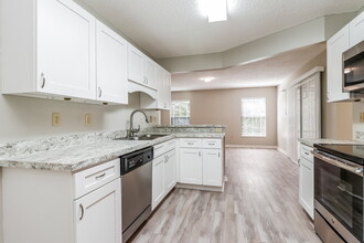 5779 Forester Oak Ct in Sarasota, FL - Building Photo - Building Photo