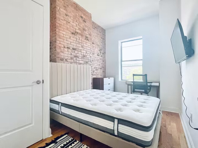 Central AC, washer/dryer, Exposed Brick Room #214, Unit 3 in Queens, NY - Building Photo - Building Photo